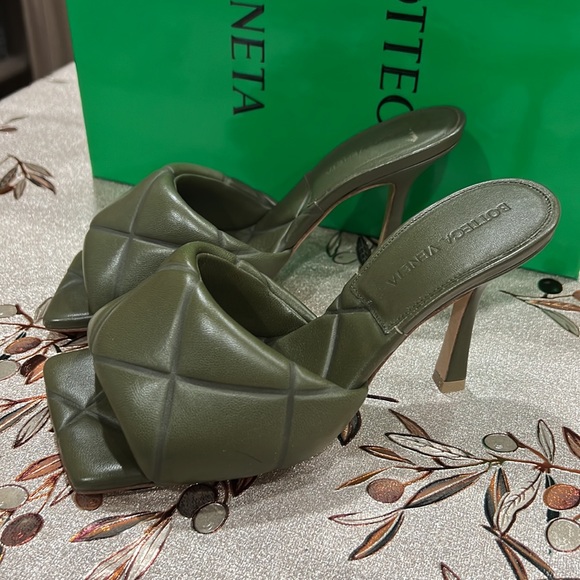 Bottega Veneta Khaki Lido Heel Sandals - Picture 3 of 12